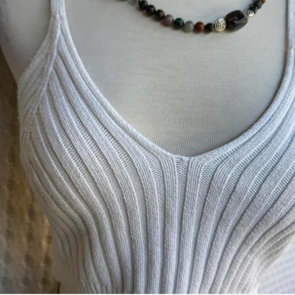 White Ribbed Crop Top - Picture 4 of 4